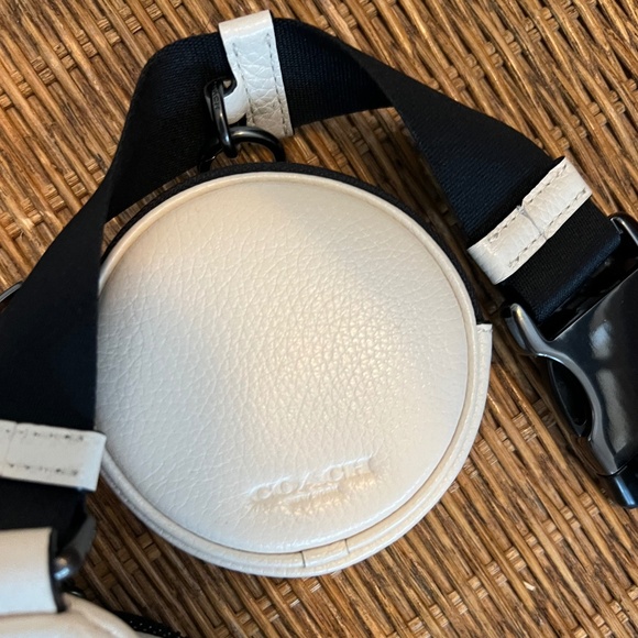 Coach Belt Bag - NWOT - Picture 4 of 6